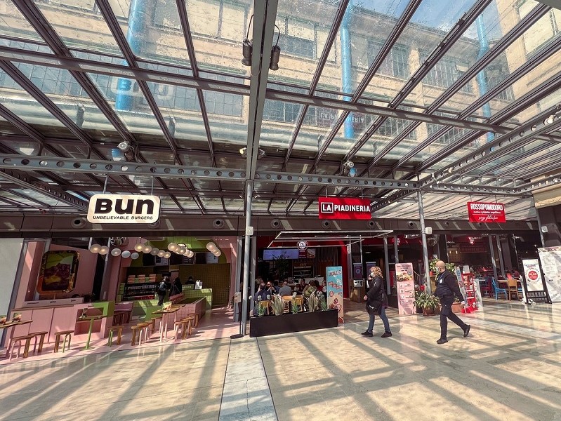 La nuova food court del Centro commerciale Lingotto con 19 brand del food retail