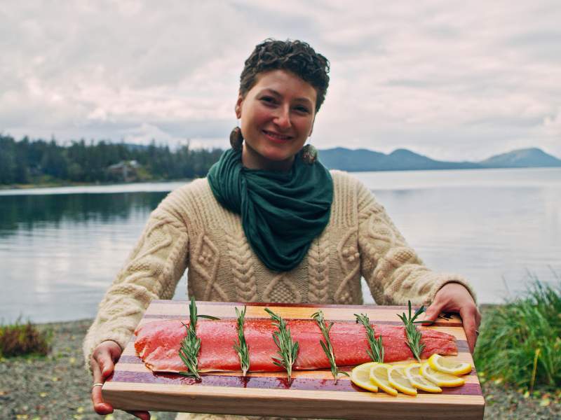 Il salmone che arriva dall'Alaska: 5 tipologie, tutte selvagge e sostenibili da scoprire a gennaio