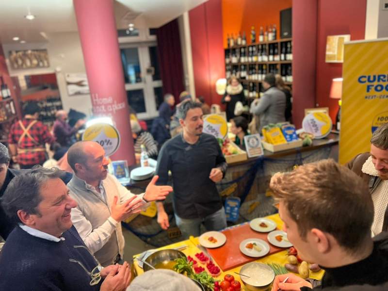 L'evento di lancio del salmone 100% vegetale di Current Foods