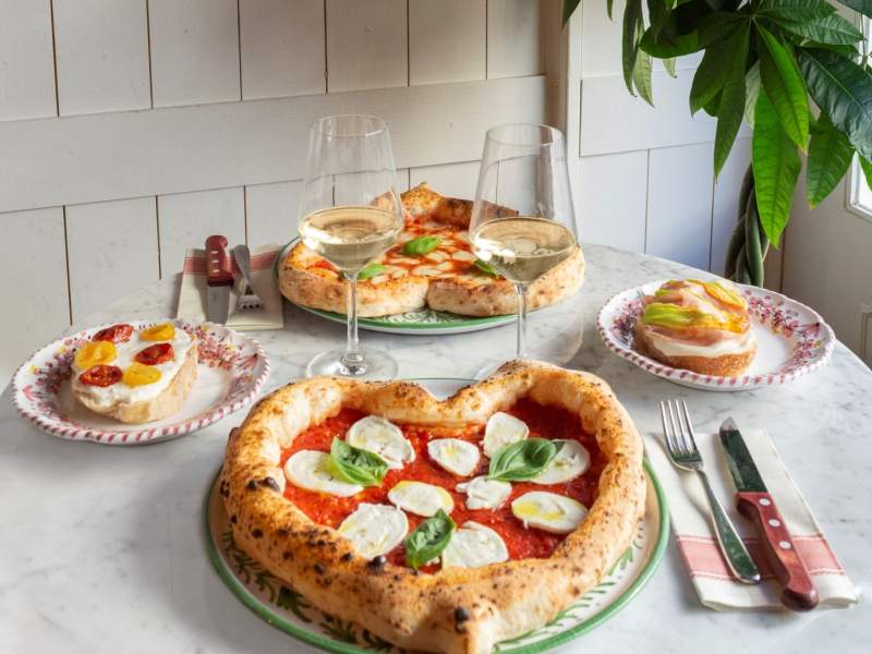 Una pizza a cuore ... cosa c'è di meglio per un San Valentino da Pizzium e Crocca?