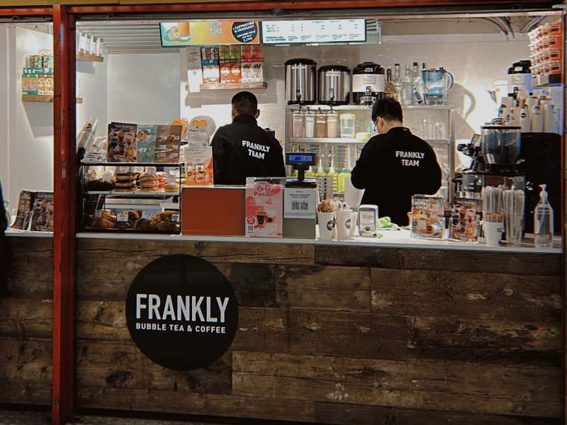 Frankly Bubbel Tea apre nella stazione della metropolitana di Porta Romana a Milano il 10° punto vendita