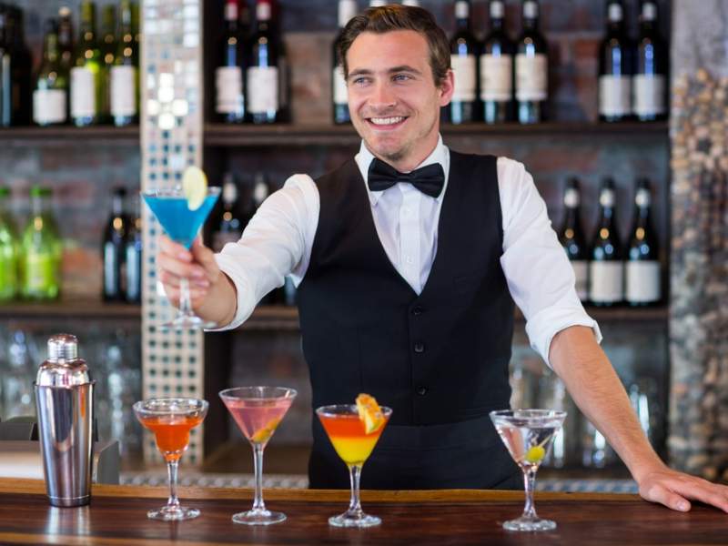 Gli Anni '90 tornano nella mixology: ecco i Cringe Cocktails