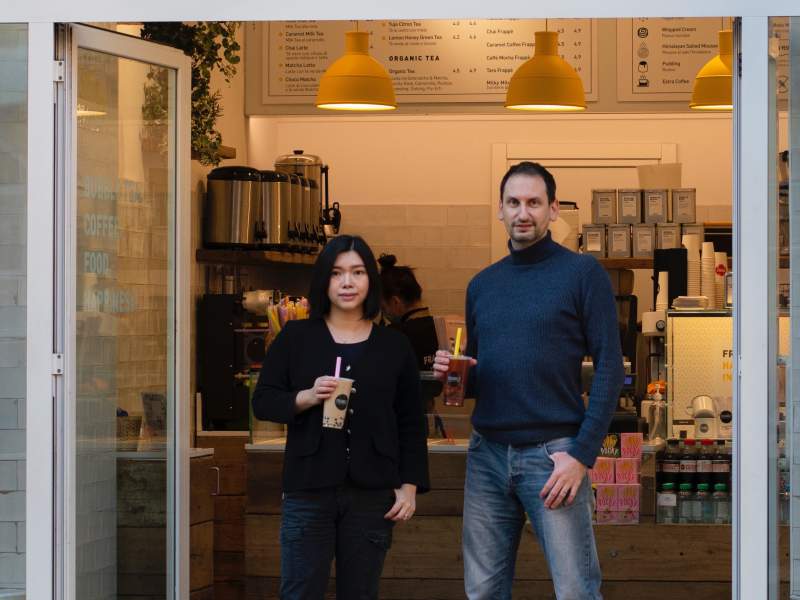 A destra, Franco Borgonovo con la moglie e co-founder di Frankly Bubble Tea, Lati Ting 