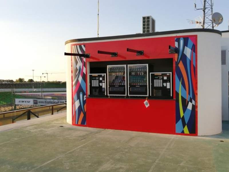 La vending machine installata a Rimini all'interno del Misano World Circuit Marco Simoncelli