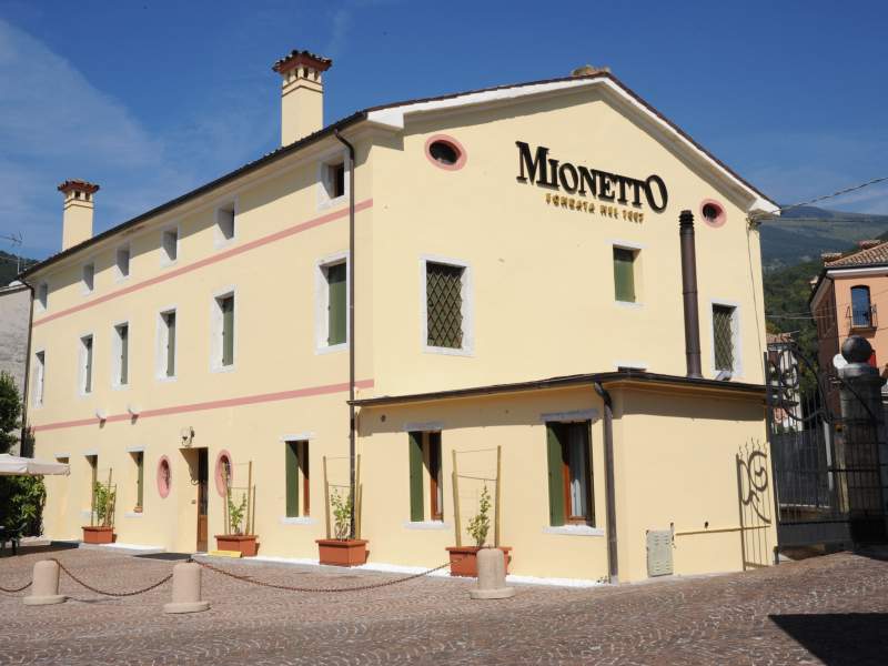 La sede della cantina Mionetto a Valdobbiadene