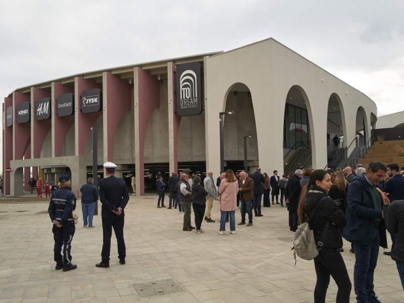 L'inaugurazione della prima fase di To Dream, open mall torinese nell'ex area industriale Michelin