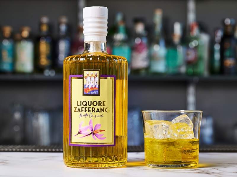 Il Liquore Zafferano 3 Cuochi nato dalla collaborazione con Distilleria Quaglia