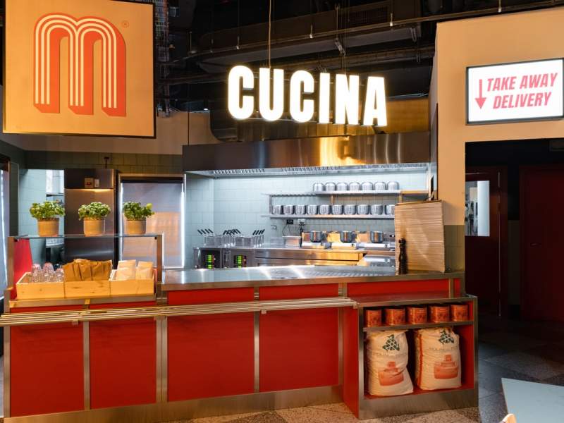Il nuovo format ibrido di Miscusi al food district di Gae Aulenti a Milano