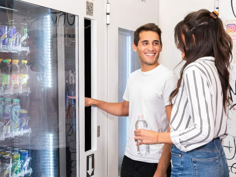 Secondo i dati Confida, nel 2022 gli italiani hanno consumato 2,3 miliardi di tazzine di caffè alle vending machine