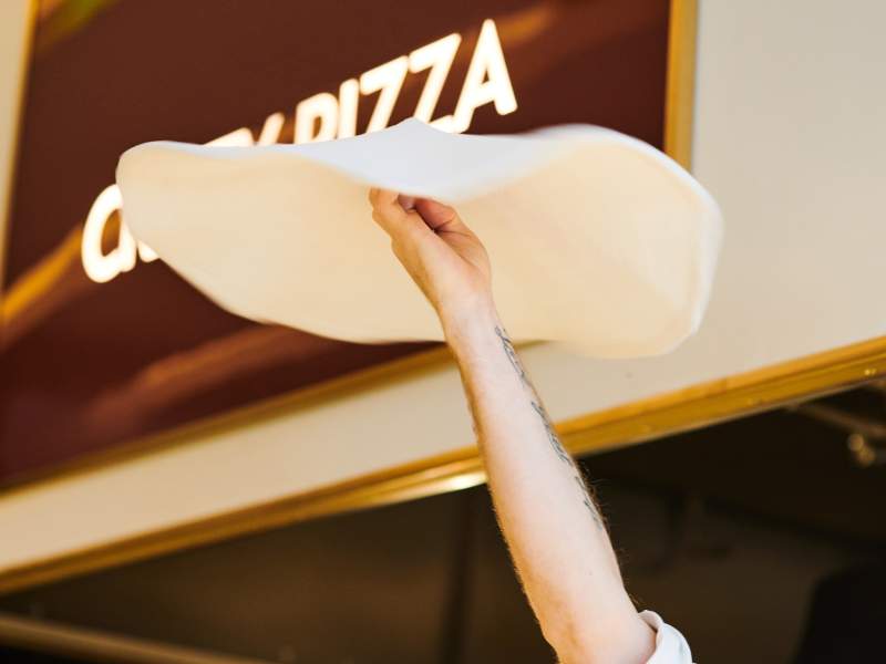 Crazy Pizza, nuovo logo e claim dedicato agli Spinning Pizza Show