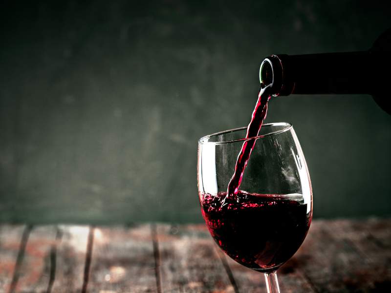 Secondo i dati Mediobanca,  le vendite di vino nel fuoricasa hanno toccato quota 18,1% del totale. 