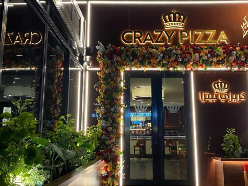 L'entrata del nuovo Crazy Pizza a Kuwait City