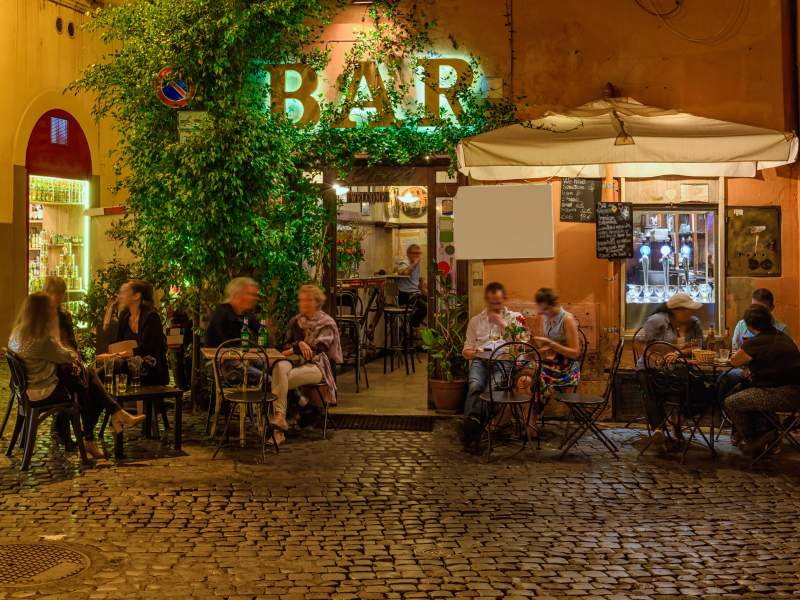 Bar, ristoranti, caffetterie, pasticceria, ecc spina dorsale della spesa turistica in Italia secondo Fipe