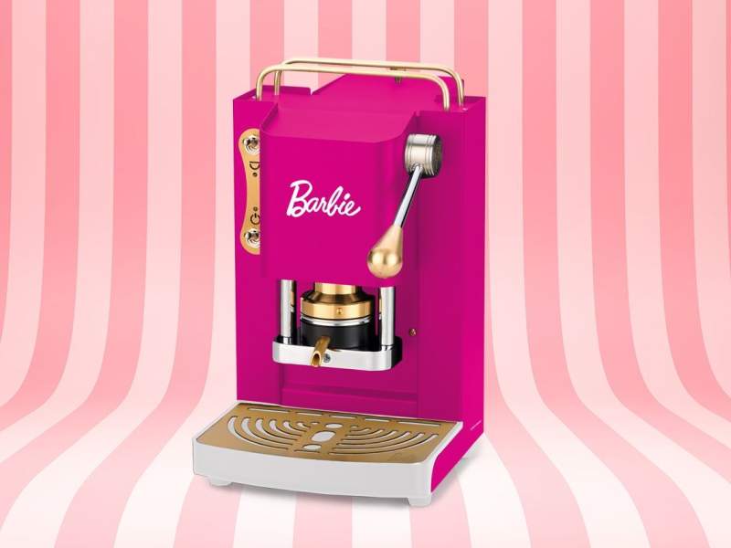 La limited edition di Faber Coffee Machines con Barbie di Mattel