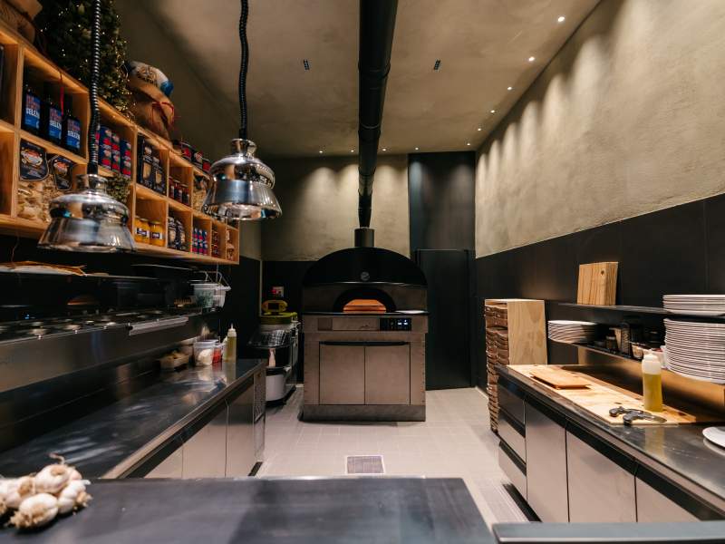 La cucina e il forno di Pizzeria Fud, l'ultimo format aperto a fianco del punto vendita di Palermo