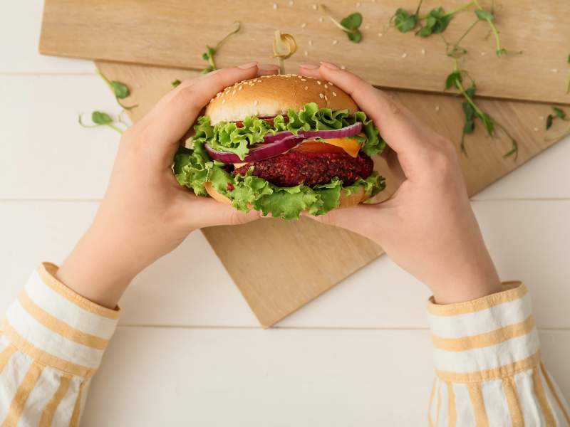 Il numero di ristoranti che offrono cibo vegano su Deliveroo è cresciuto del +5% nell'ultimi trimestre