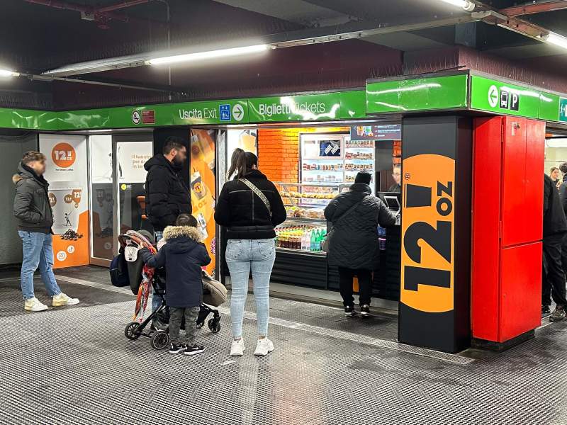 Il nuovo locale 12oz alla fermata della metro Milano Famagosta aperto in franchising da Autogrill