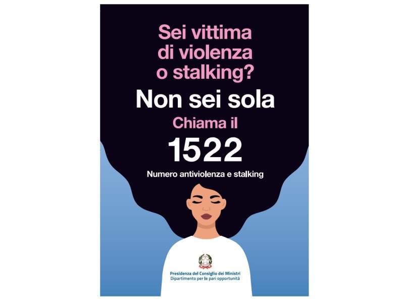 La nuova veste grafica del cartello per il numero verde 1522 affisso anche nei pubblici esercizi