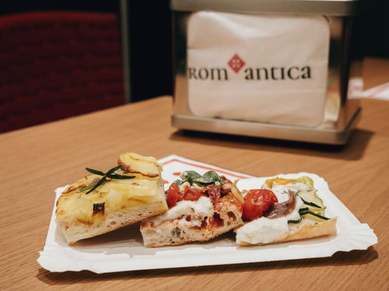 La pizza romana farcita di Rom'antica è disponibile anche al Centro commerciale Le Isole (Gravellona)