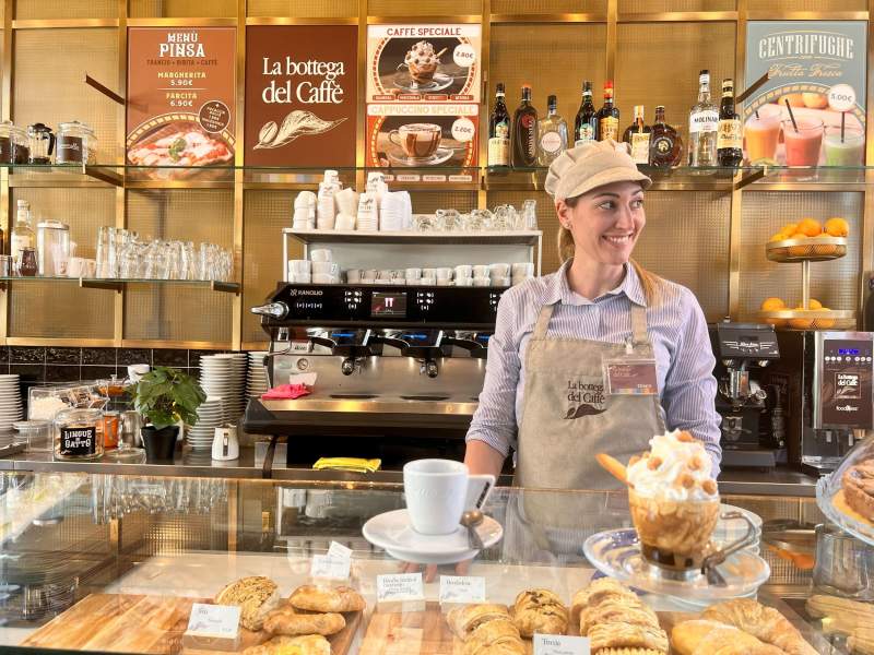 L'interno del nuovo store La bottega del Caffè a Milano