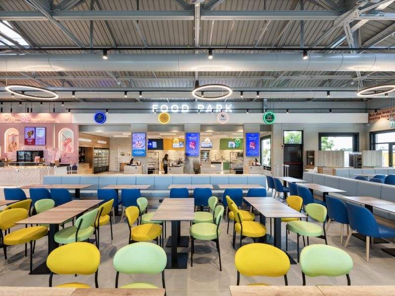 La "sala" della rinnovata area di sosta San Martino Est gestita da Areas-MyChef