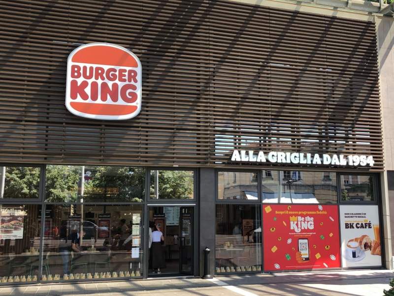 L'ingresso del nuovo Burger King al Centro commerciale La Galleria a Parma