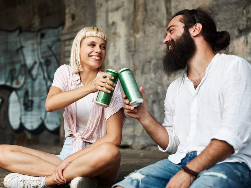 Tra le diverse fasce d’età, secondo il report CGA by NIQ i giovani adulti, in particolare la Gen Z, sono i più interessati ai ready-to-drink