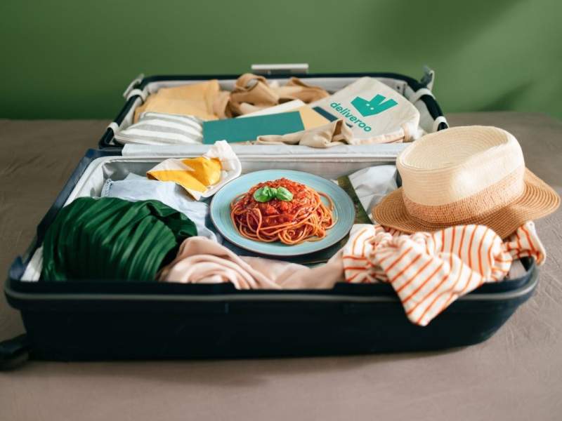 Deliveroo: pasta e pizza i desideri degli italiani dopo le vacanze