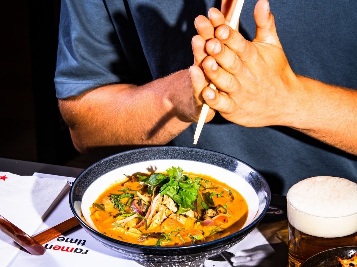 Nel menu di Wagamama arriva il Tom Yum: una zuppa ricca e complessa ispirata al piatto nazionale della Thailandia