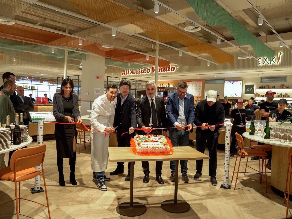 Il taglio nastro ufficiale della nuova food court Avolta all'aeroporto di Roma Fiumicino