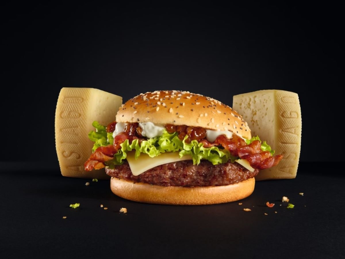 Il My Selection Asiago Dop & Bacon disponibile da McDonald's