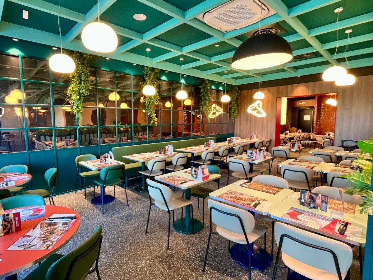 La sala del Roadhouse Restaurant nella zona commerciale di Predda Niedda vicino Sassari