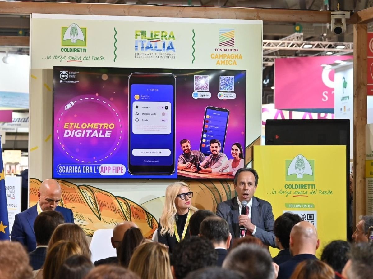 L'etilometro digitale presentato da Fipe e Coldiretti a Tuttofood