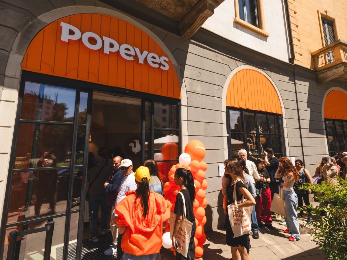 L'ingresso di Popeyes in piazza Principessa Clotilde a Milano L'ingresso di Popeyes in piazza Principessa Clotilde a Milano