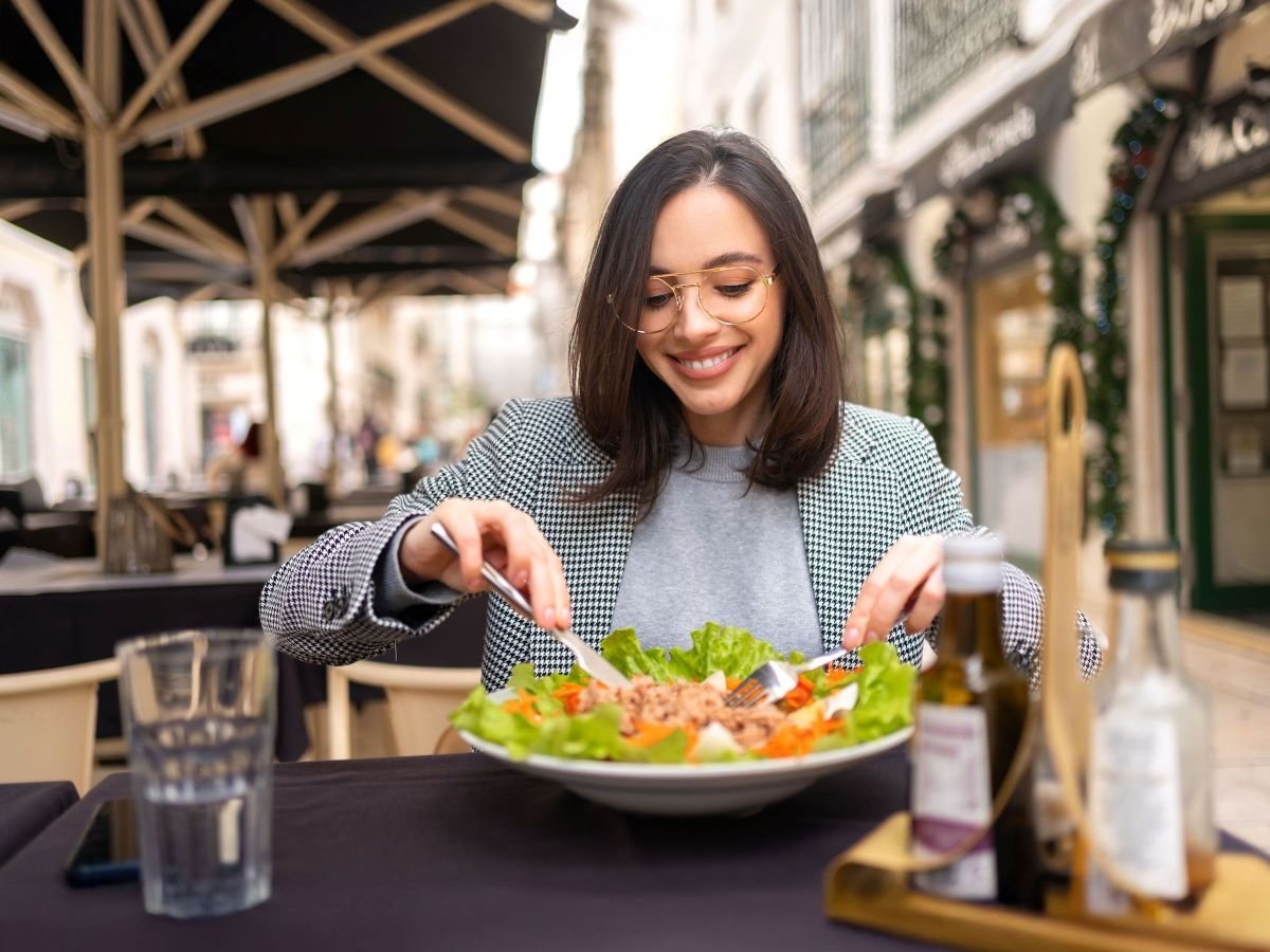 Il fenomeno del &quot;solo eating out&quot; cresce in Europa secondo Circana