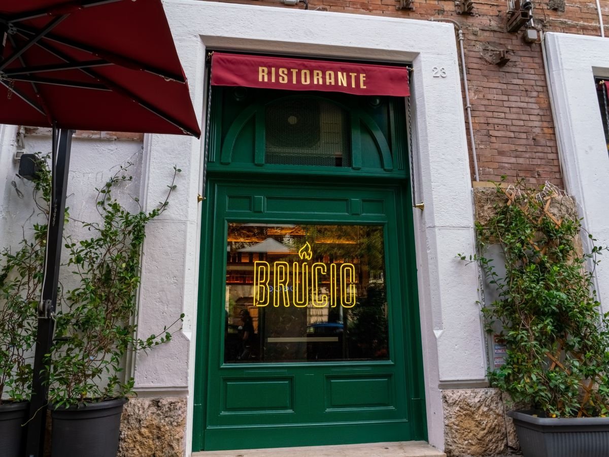 Cucina tradizionale, pizza classica e pure in teglia: in zona Prati, Brucio affina il suo format