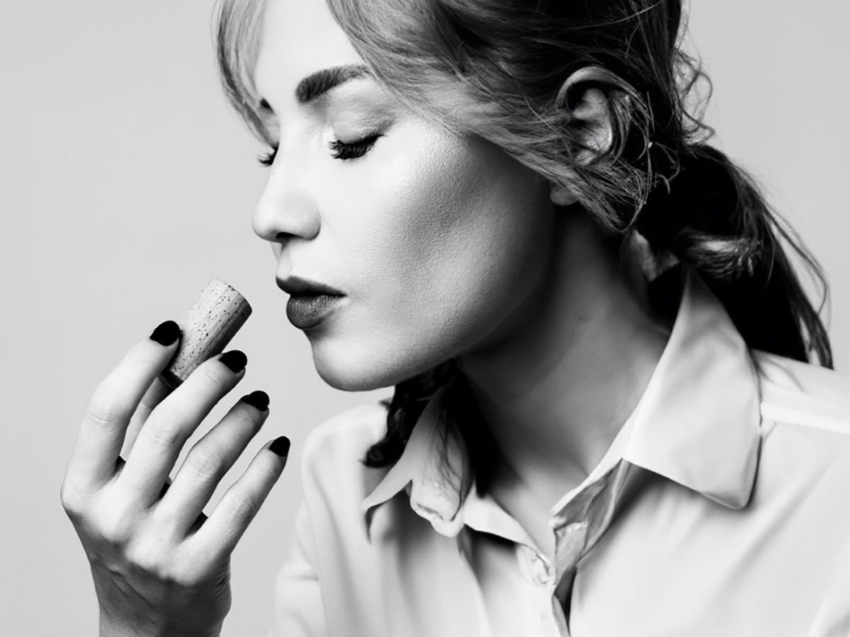 Il suono del sughero: quando l’apertura di una bottiglia migliora il gusto del vino