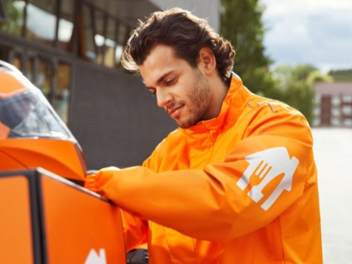 Just Eat, partnership con Cooltra: private sharing per i rider