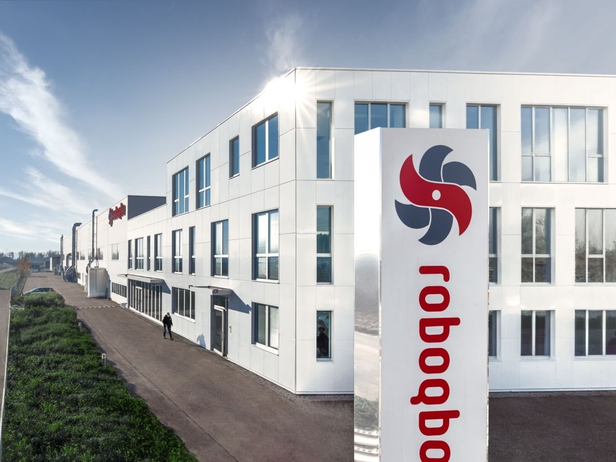 Oltre i forni, Unox acquisisce i robot intelligenti Roboqbo