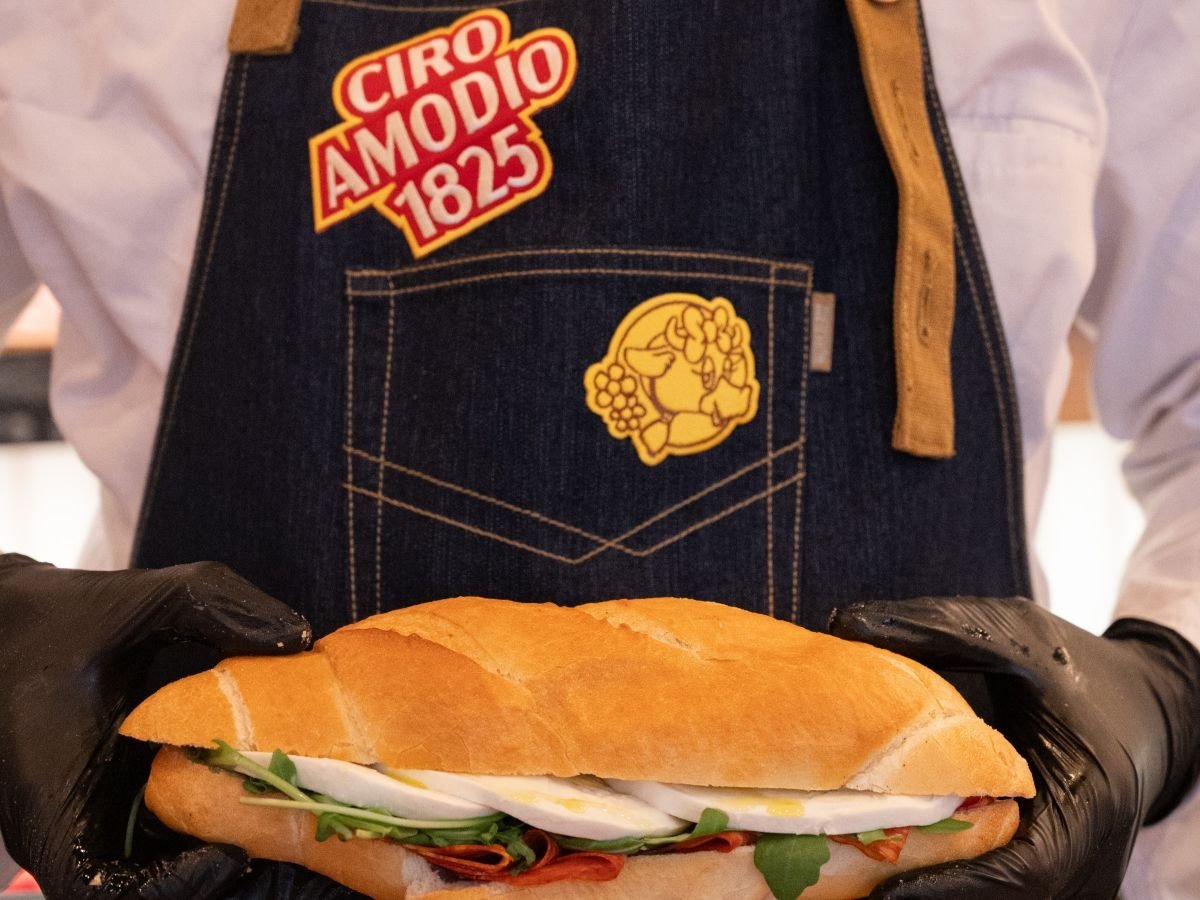 I nuovi elementi del rebranding Ciro Amodio 1825