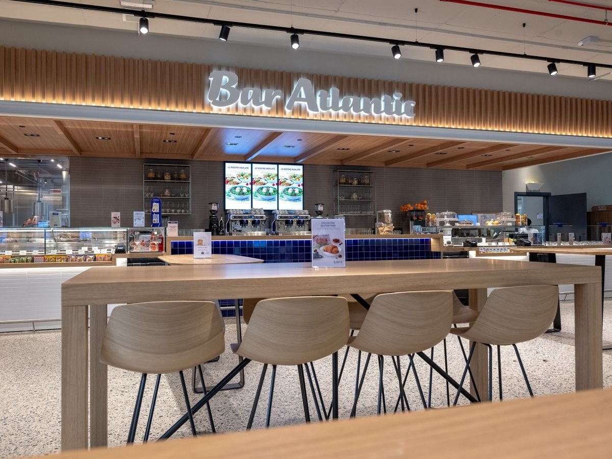 Il nuovo Bar Atlantic di Esselunga, il 21° a Milano