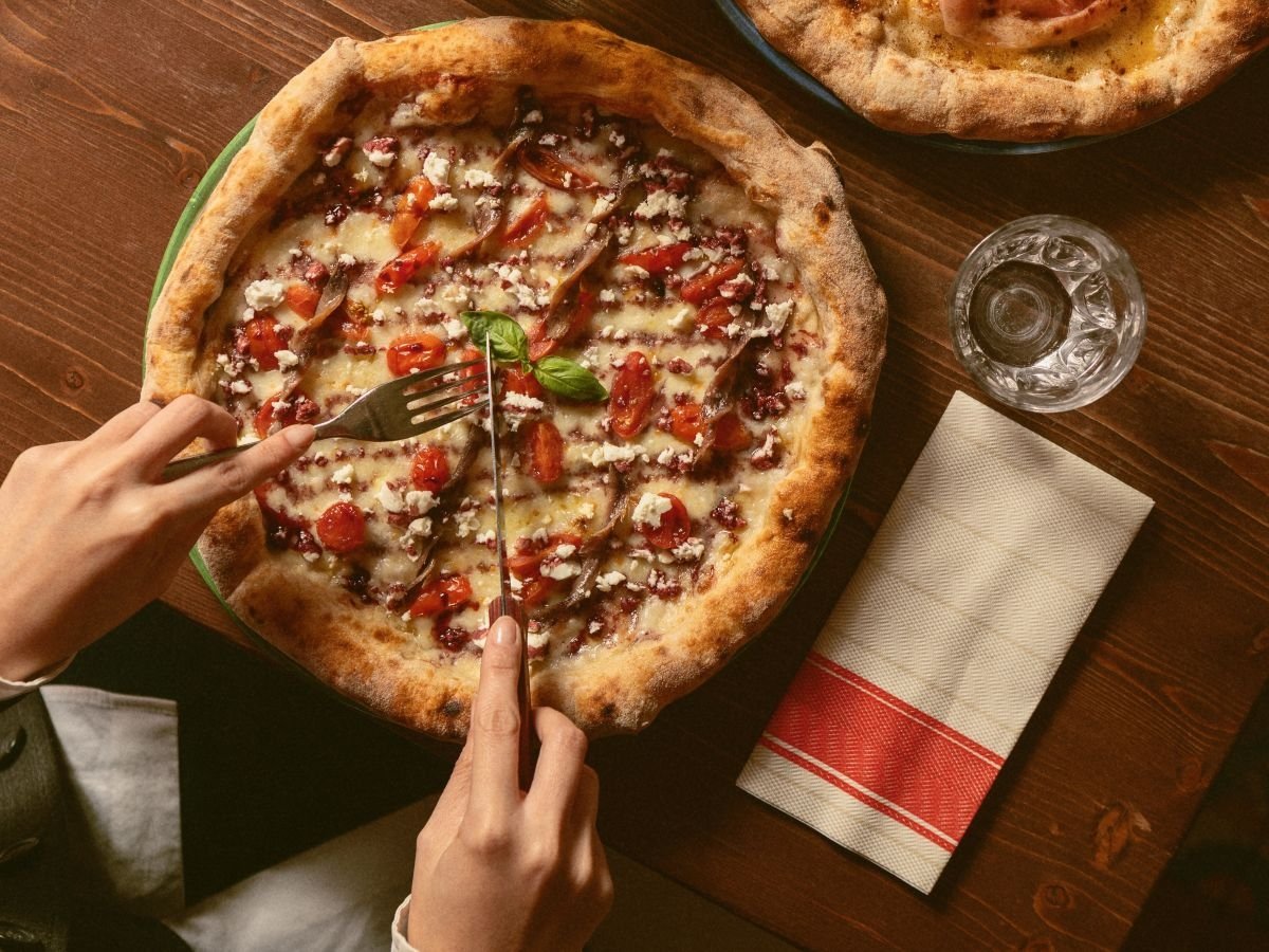 Una delle nuove pizze di Pizzium con l'impasto Antika