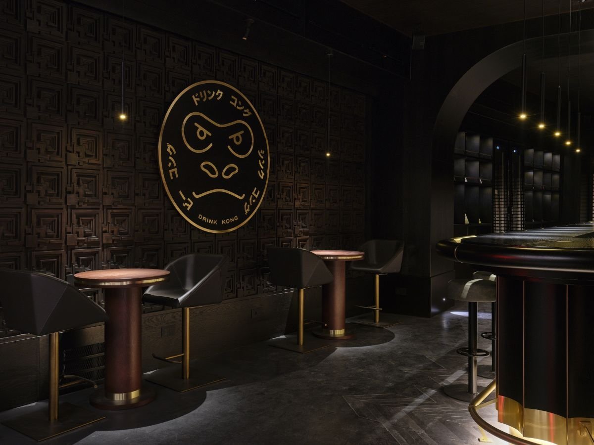 La sala d'ingresso del Drink Kong in via Perfetti