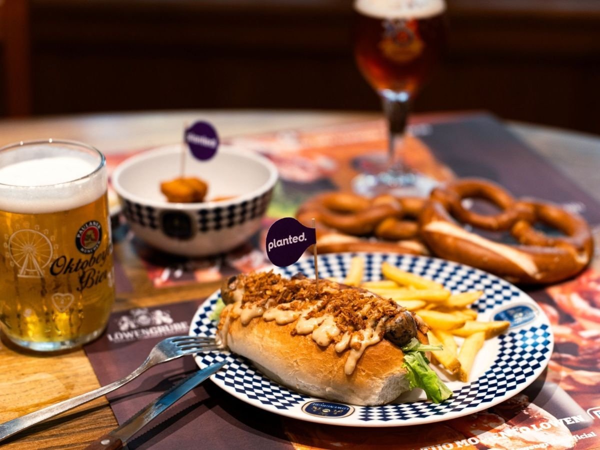 Il nuovo piatto plant based di Löwengrube con gli ingredienti Planted