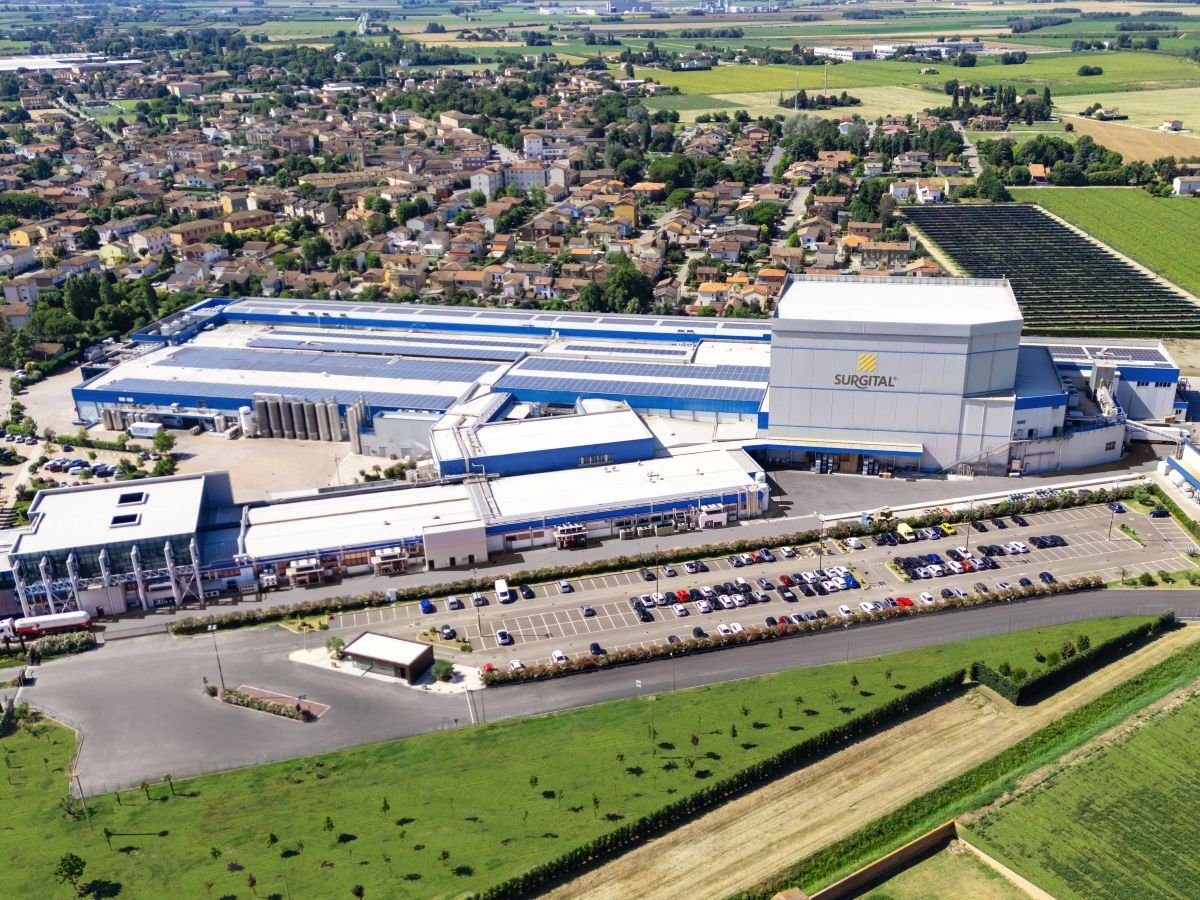Lo stabilimento produttivo di Surgital a Lavezzola (RA)