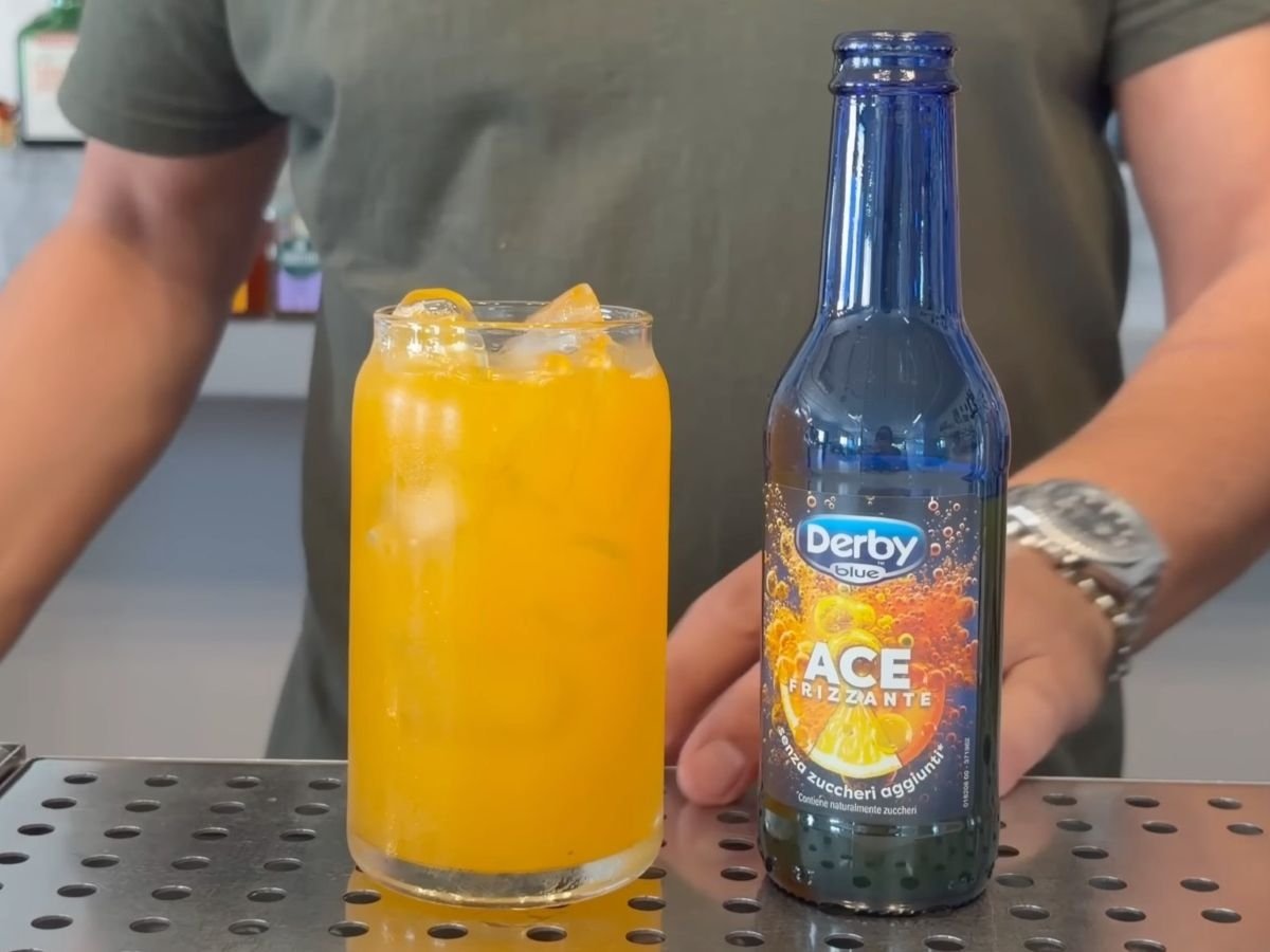 Uno dei 7 cocktail nati dalla partnership tra Derby Blue e Flairtender