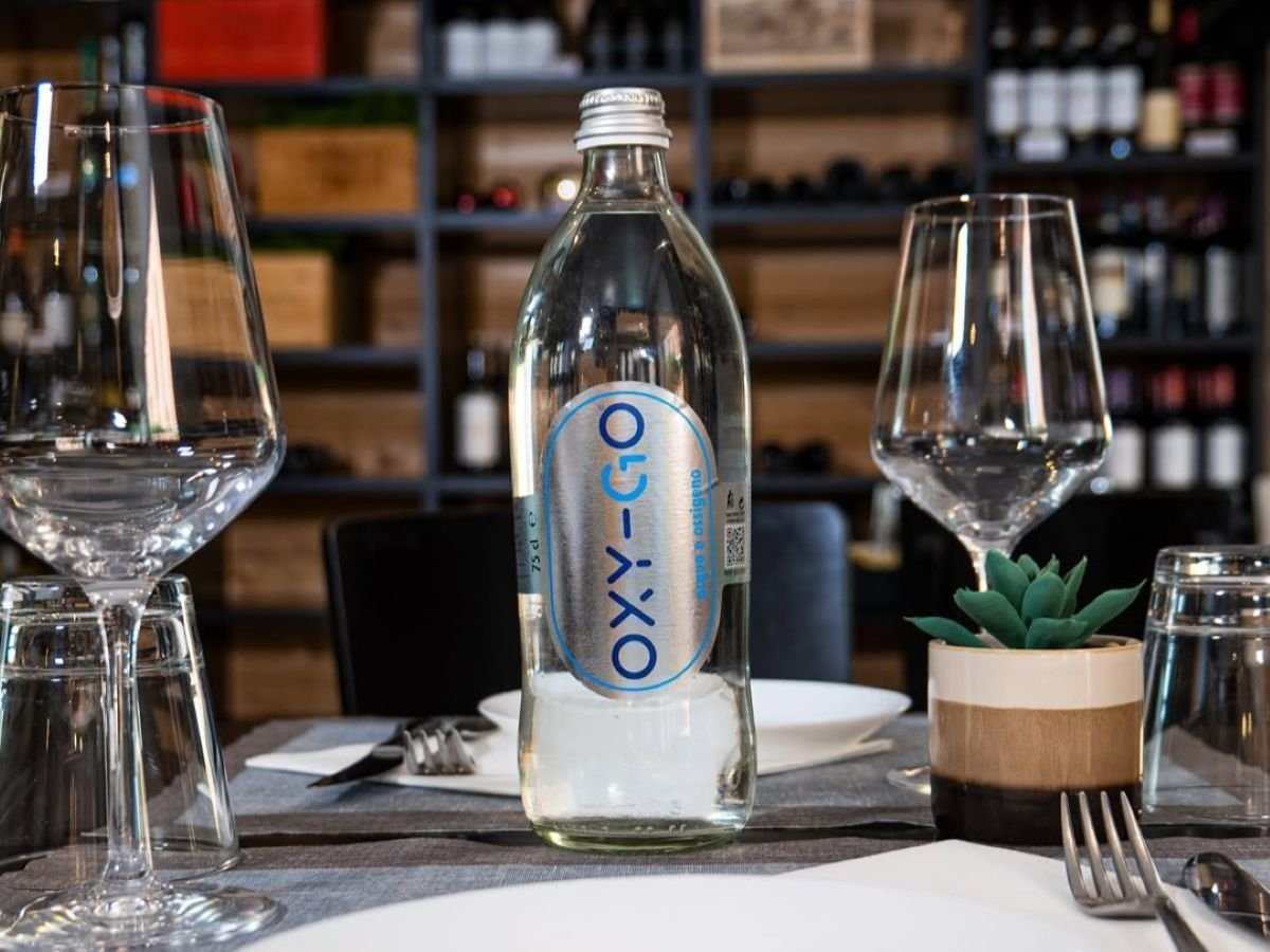 Una bottiglia in vetro Oxy-Go ad alta concentrazione di ossigeno
