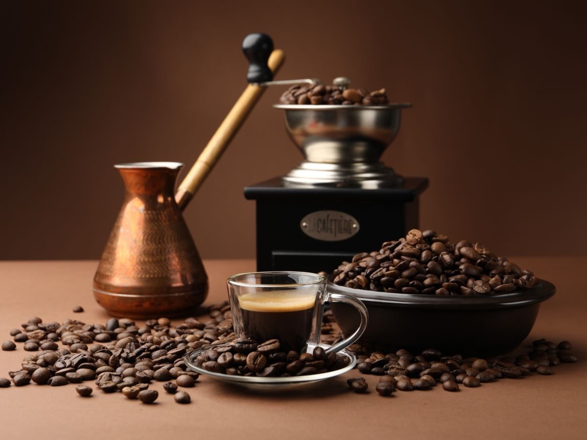 Il costo di una tazzina di caffè al bar in Italia è mediamente 1,29 euro