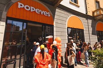 L'ingresso di Popeyes in piazza Principessa Clotilde a Milano