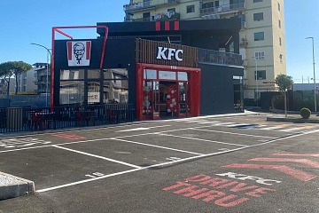 Il locale KFC di Casoria, in Campania